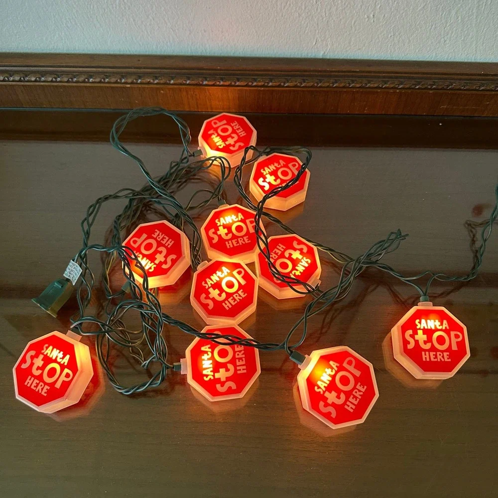 Santa Stop Here Christmas String Lights 10 Light Novelty Holiday Decor Red Green